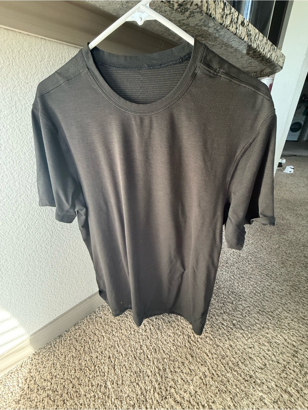 lululemon athletica Men's Black Crew Short-Sleeve Tee
